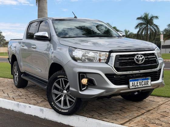 TOYOTA HILUX 2.8 SRV 4X4 CD 16V DIESEL 4P AUTOMÁTICO TOYOTA HILUX 2.8 SRV 4X4 CD 16V DIESEL 4P AUTOMÁTICO